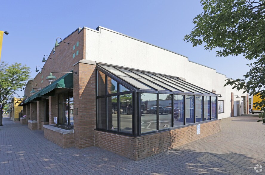 More Photos Of 4150-4154 W Broadway, Golden Valley Storefront For Sale