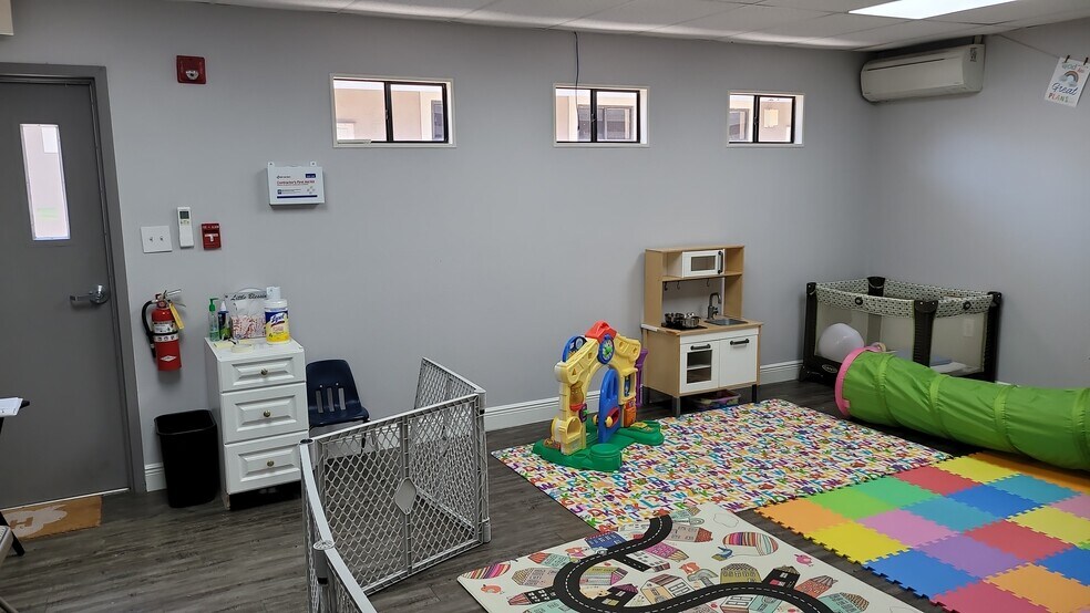More Photos Of 100 S Grand Hwy, Clermont Schools For Sale