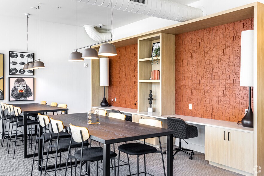 More Photos Of 701 Berkley Pky, Kansas City Apartments For Lease