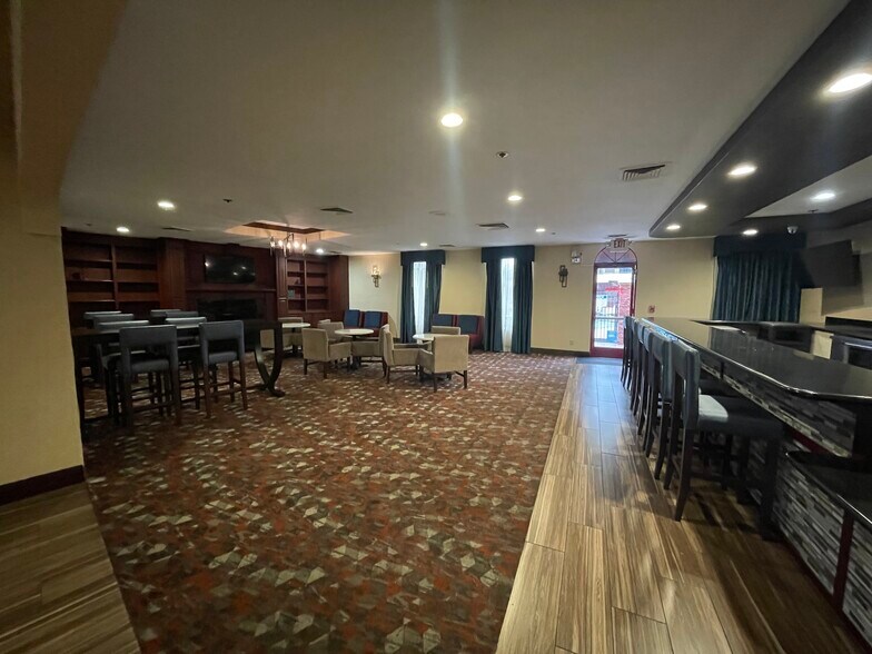 More Photos Of 111 E March Ln, Stockton Hotel For Lease