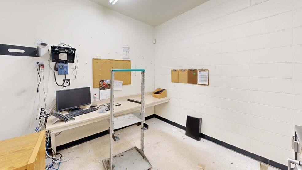 Primary Photo Of 1950 Pipestone Rd, Benton Harbor Unknown For Lease