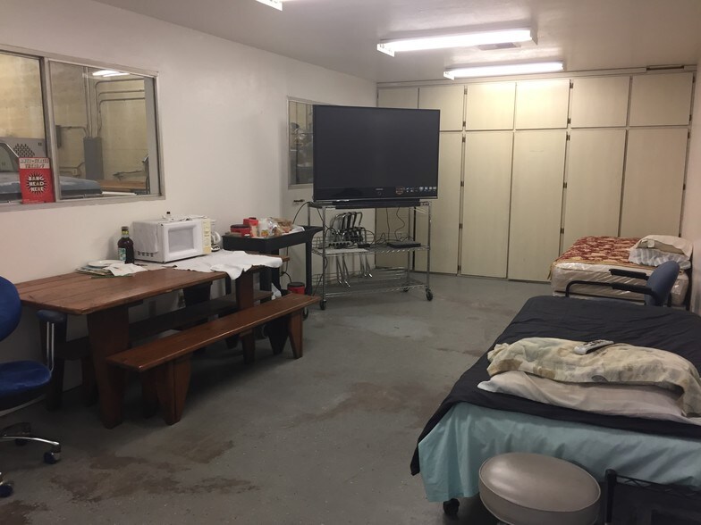 More Photos Of 121 S 25th St, Phoenix Warehouse For Sale