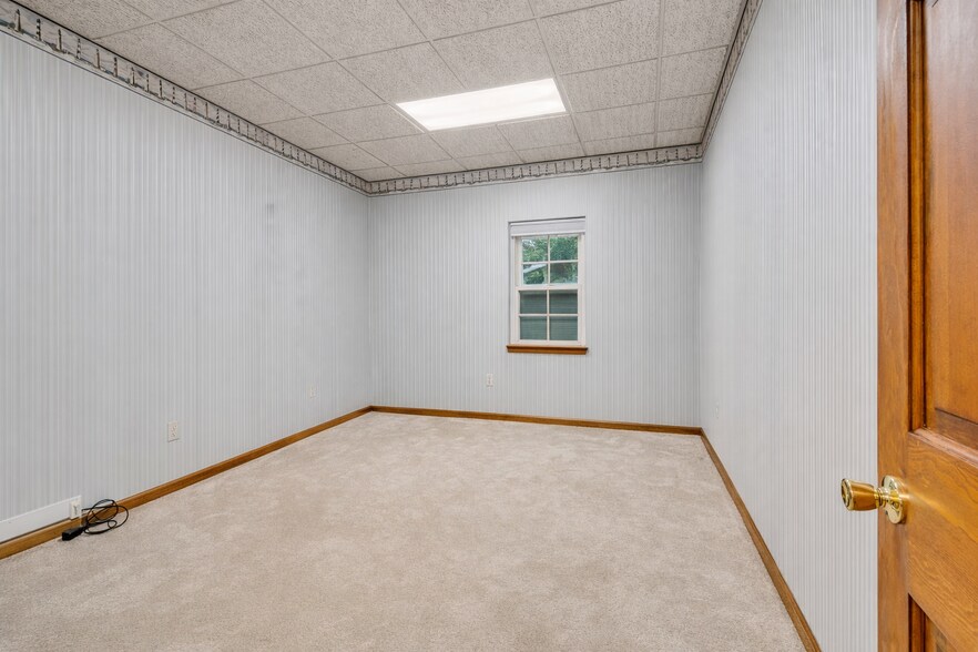 More Photos Of 800 The Plaza, Sea Girt Office For Sale