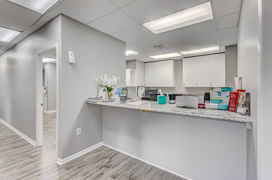 More Photos Of 6801 Lake Worth Rd, Greenacres Medical For Sale