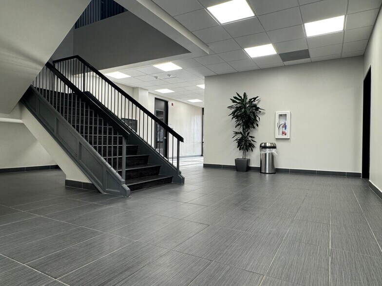 More Photos Of 3001 S Lamar Blvd, Austin Office For Lease