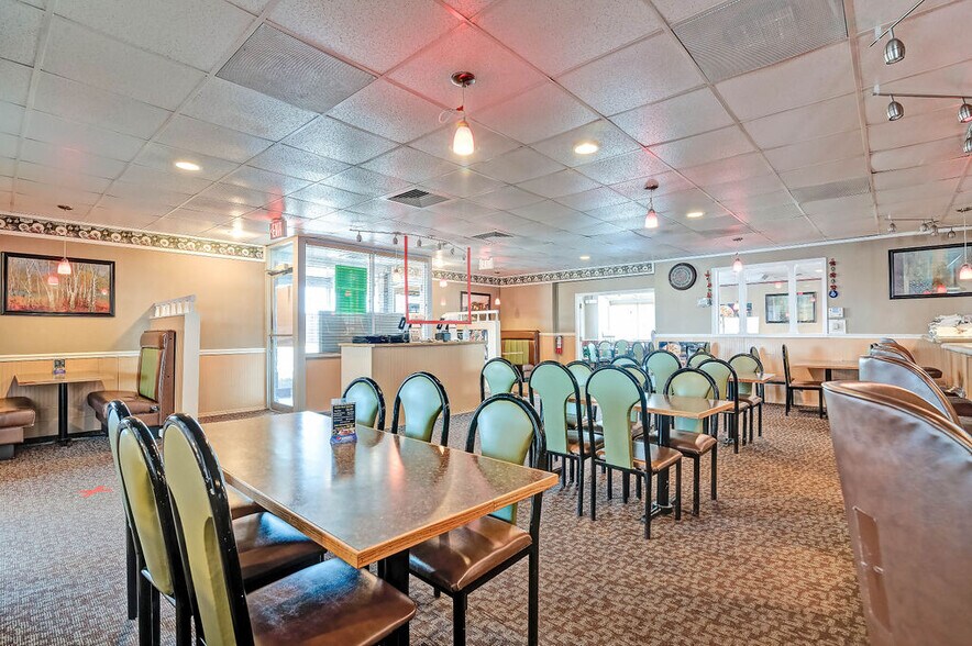 More Photos Of 1565 Marion-Waldo Rd, Marion General Retail For Sale