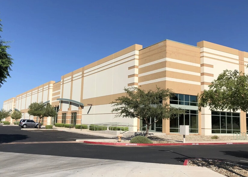 More Photos Of 596 E Germann Rd, Gilbert Warehouse For Lease