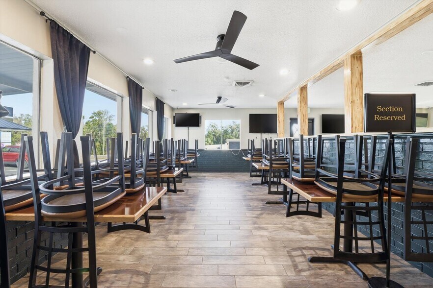 More Photos Of 859 S US Highway 41, Inverness Restaurant For Sale