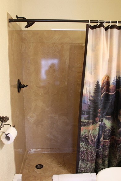 More Photos Of 501 S 6th St, Thermopolis Hotel For Sale