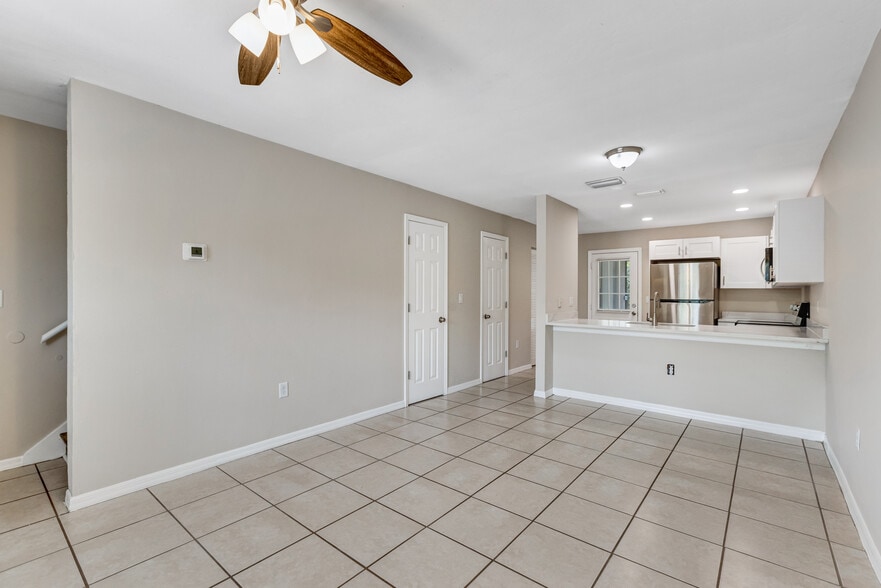 More Photos Of 6240 Rattlesnake Hammock Rd, Naples Apartments For Sale