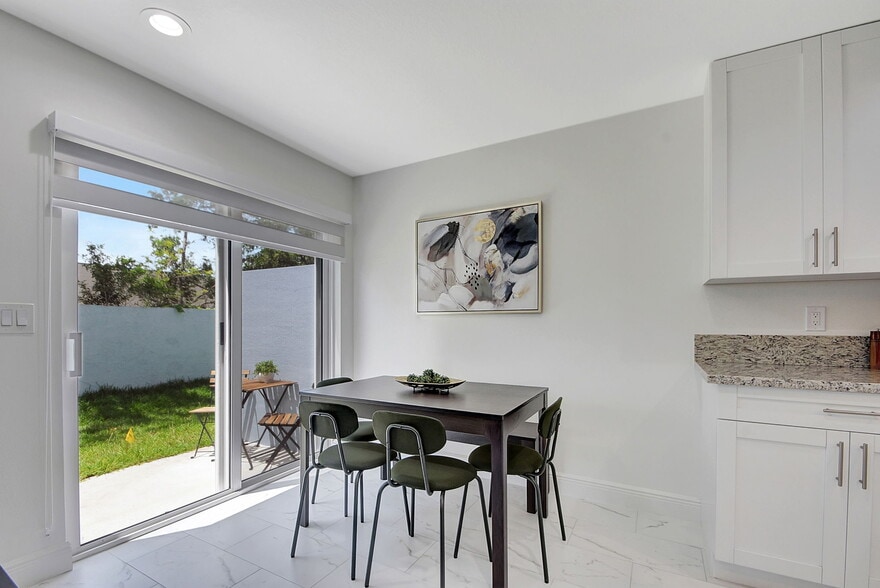 More Photos Of 3871 Patio Ct, Lake Worth Apartments For Sale