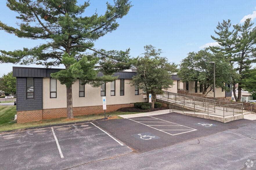 More Photos Of 1569 Medical Dr, Pottstown Office For Sale
