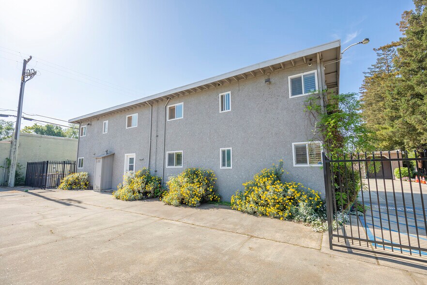 More Photos Of 917-923 Drever St, West Sacramento Office Residential For Sale