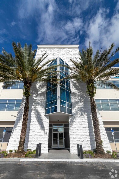 More Photos Of 1540 International Pky, Lake Mary Office For Sale