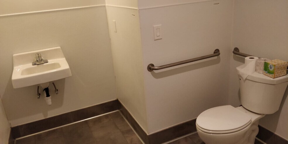 More Photos Of 1121-1139 4th St, San Rafael Storefront Retail Office For Lease