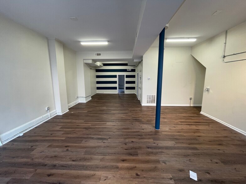 More Photos Of 3815 34th St, Mount Rainier Storefront Retail Office For Lease