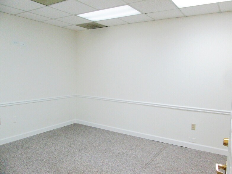 More Photos Of 3867 Holcomb Bridge Rd, Peachtree Corners Office For Lease