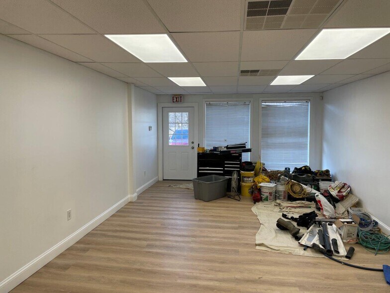 More Photos Of 48 Kent Rd, New Milford Unknown For Lease