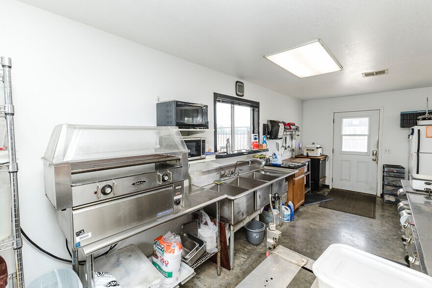 More Photos Of 1663 Georgia Rd, Humboldt Specialty For Sale