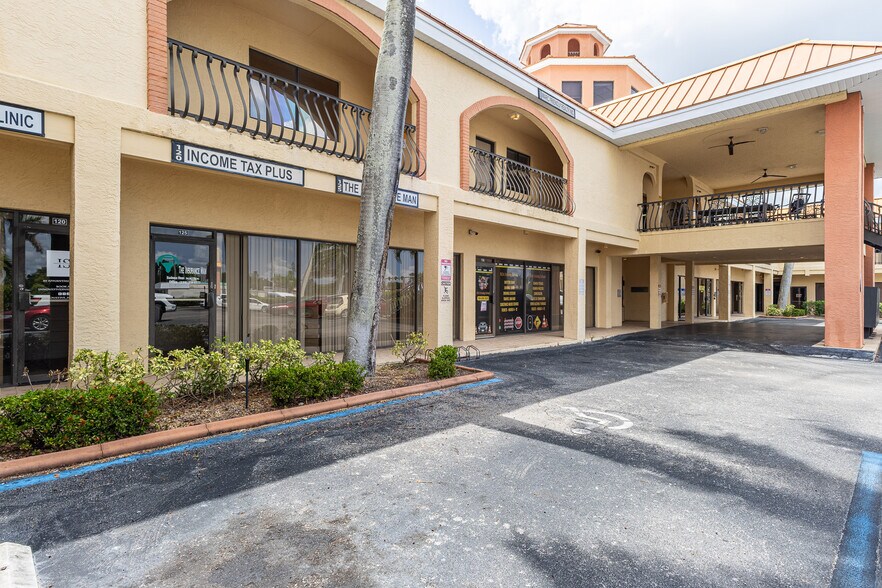 More Photos Of 3049 Cleveland Ave, Fort Myers Medical For Lease