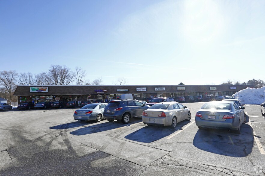 More Photos Of 35 Lowell St, Wilmington Storefront For Lease