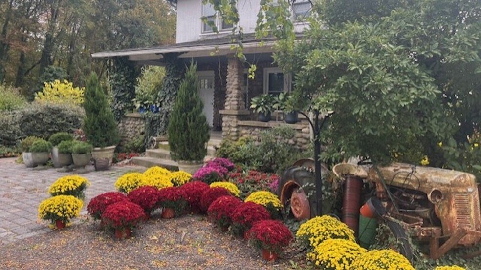 More Photos Of 291 Glen Rd, Woodcliff Lake Garden Center For Lease