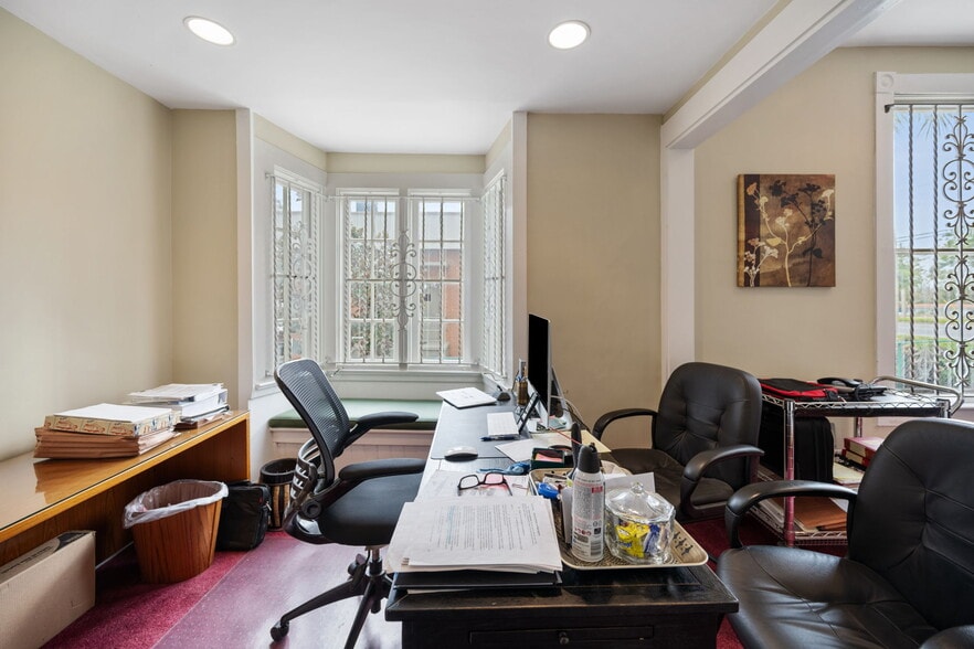 More Photos Of 339 S Ridgewood Ave, Daytona Beach Office Residential For Sale