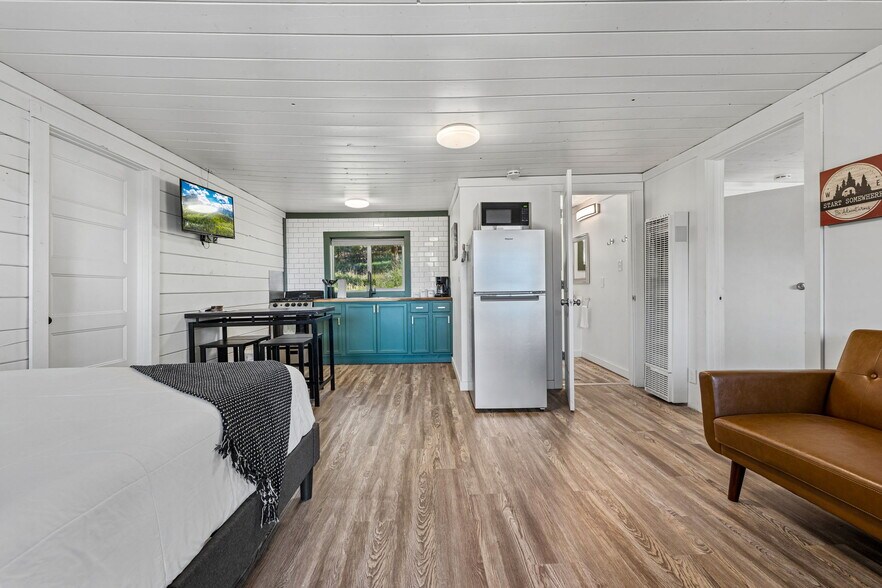 More Photos Of 7100 County Road 501, Bayfield Lodge Meeting Hall For Sale