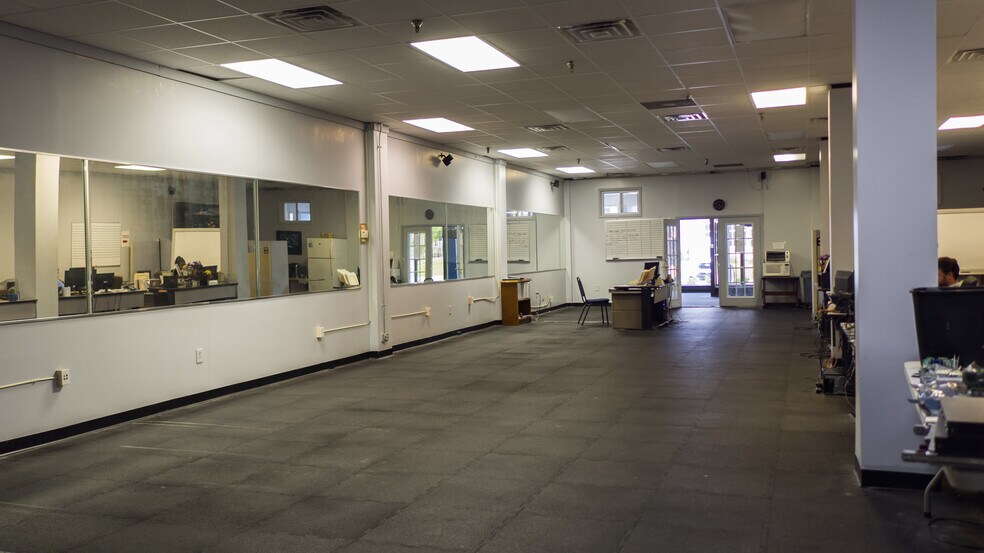 More Photos Of 421 Maiden Ln, Fayetteville Restaurant For Lease