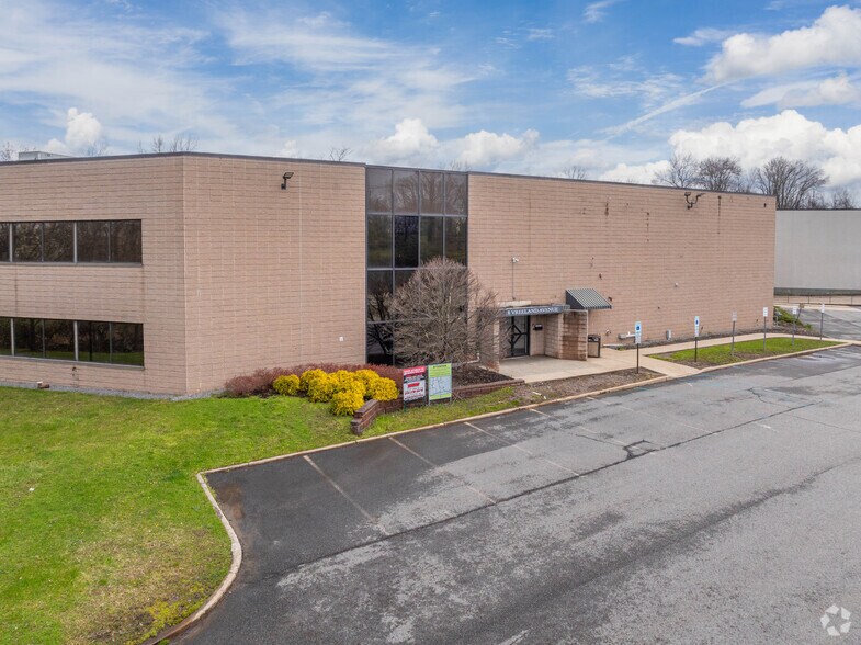 Primary Photo Of 8 Vreeland Ave, Totowa Refrigeration Cold Storage For Lease