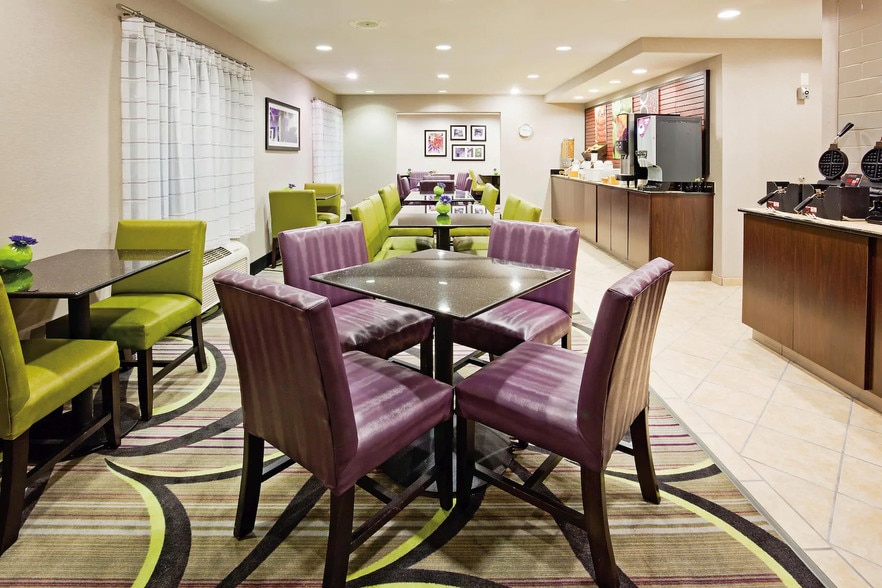 More Photos Of 1886 Rath Ln, Oshkosh Hotel For Sale