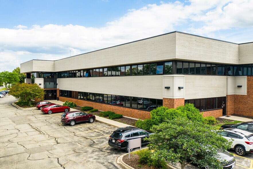 More Photos Of 7633 Ganser Way, Madison Office For Lease