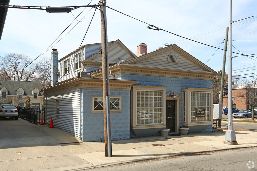 More Photos Of 17850-17854 Maumee Ave, Grosse Pointe Farms Office Residential For Lease