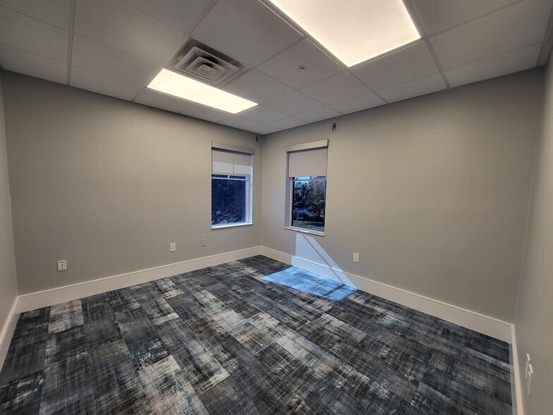 More Photos Of 3602 Colonial Ct, Fort Myers Office For Lease