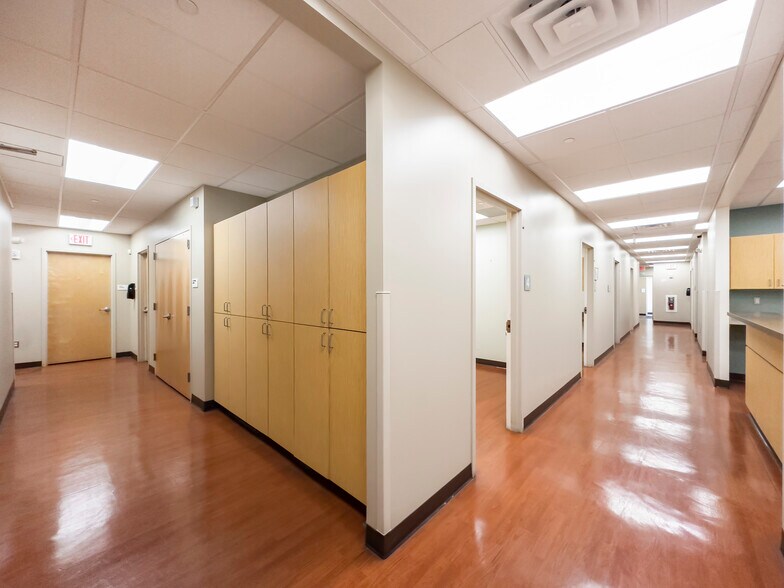 More Photos Of 261 Old York Rd, Jenkintown Medical For Lease