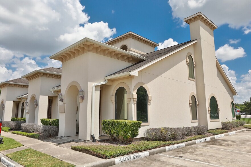 More Photos Of 12802 Willow Centre Dr, Houston Office For Sale