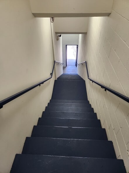 More Photos Of 749-755 E 15th St, Los Angeles Warehouse For Sale