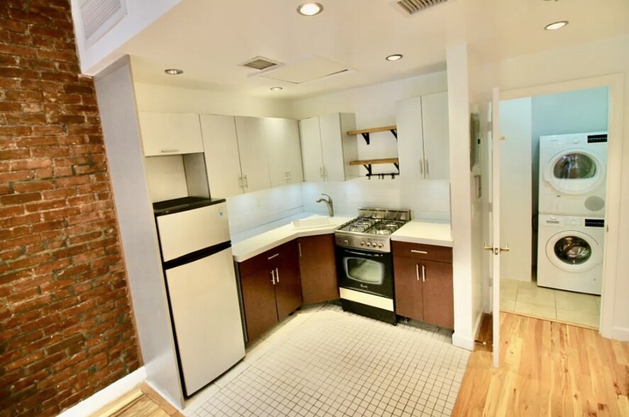 More Photos Of 222 E 18th St, New York Apartments For Sale