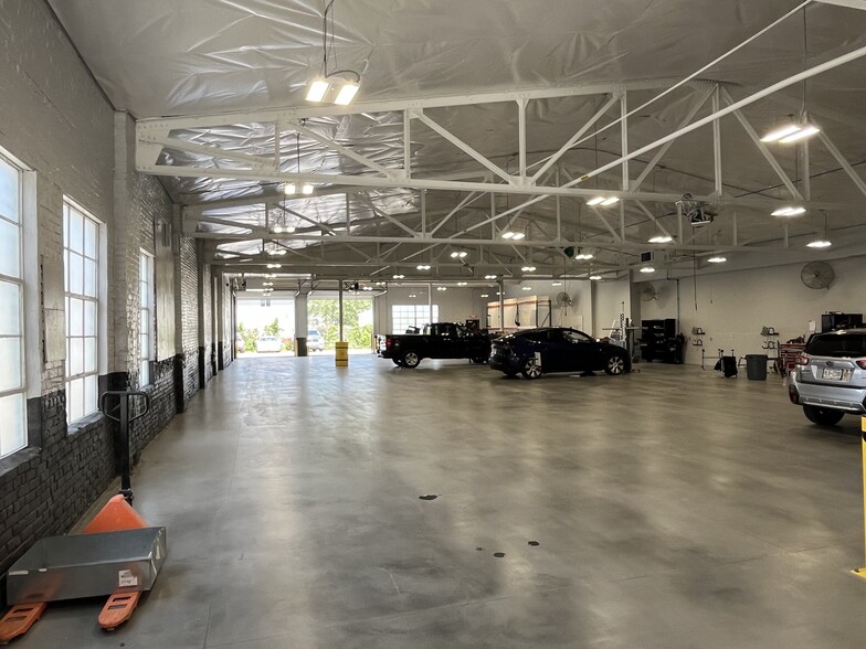 More Photos Of 25 W 4th St, Bridgeport Service For Lease