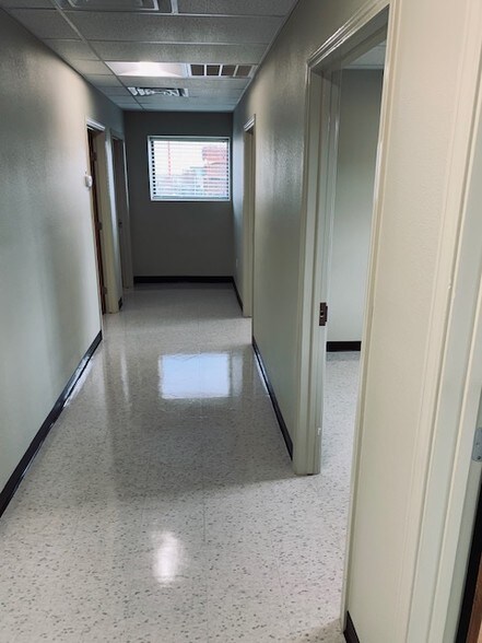 More Photos Of 909 S 14th St, La Porte Warehouse For Lease