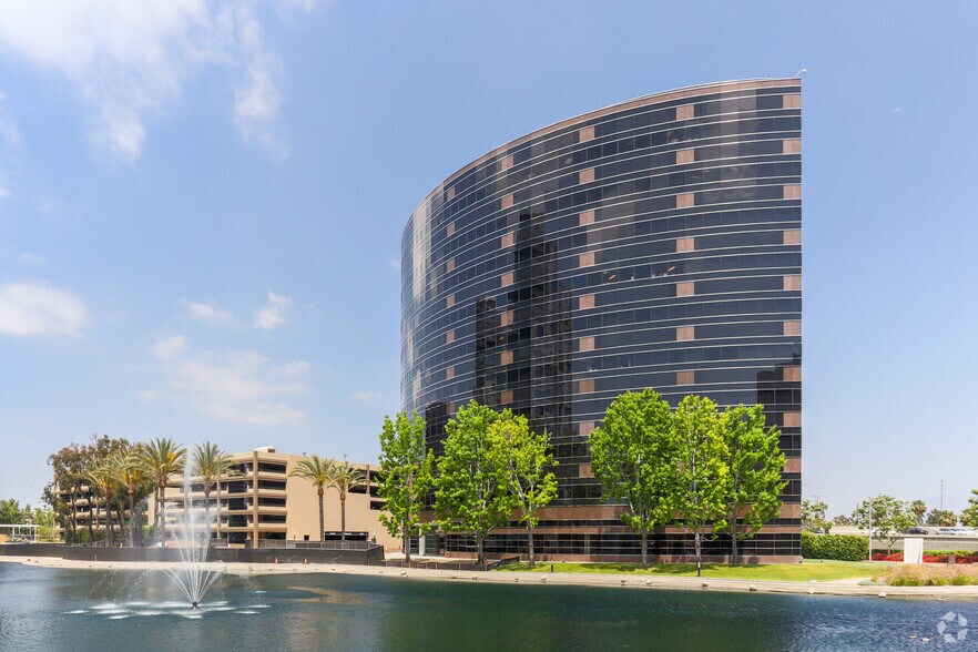 More Photos Of 4 Hutton Centre Dr, Santa Ana Office For Lease