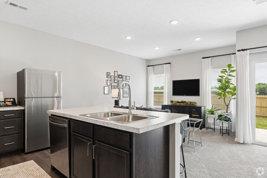 More Photos Of 11 Woodford Way, Pataskala Apartments For Sale