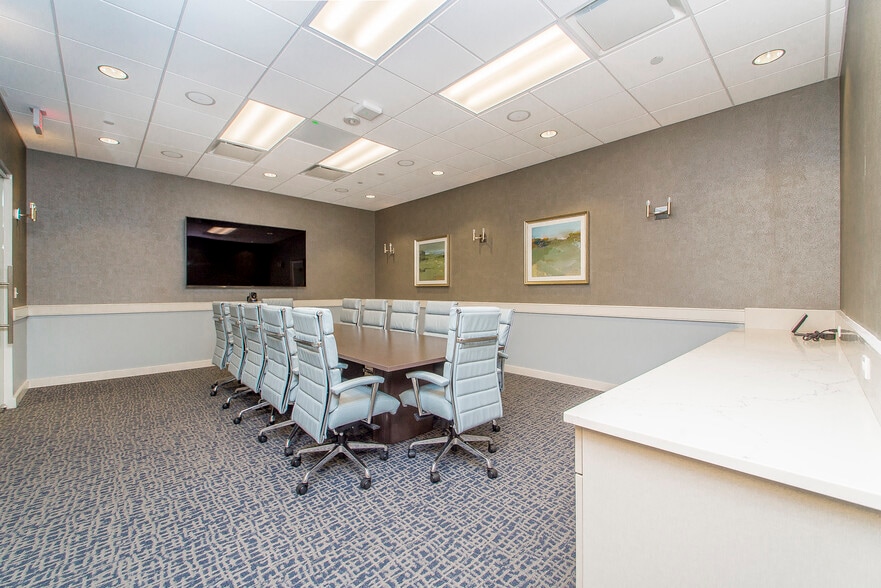 More Photos Of 1340 Poydras St, New Orleans Office For Lease