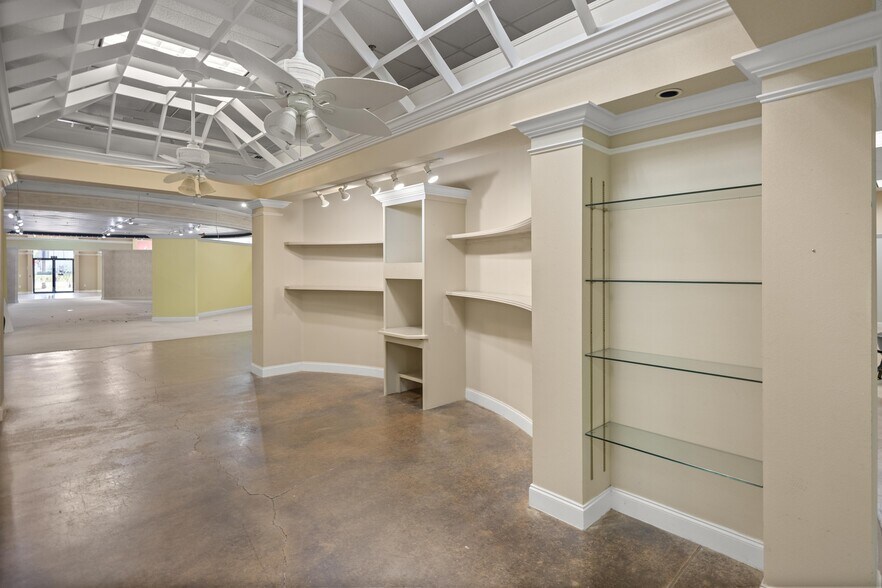 More Photos Of 1211 SW 17th St, Ocala Freestanding For Lease
