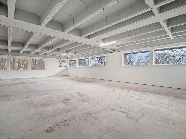 More Photos Of 25300 Lorain Rd, North Olmsted Medical For Lease