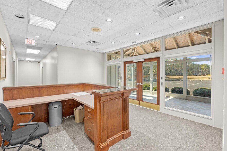 More Photos Of 1016 Everee Inn Rd, Griffin Business Park For Sale