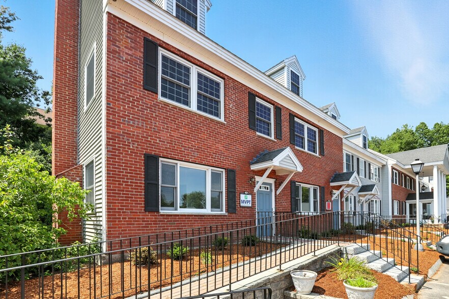 More Photos Of 40 S River Rd, Bedford Medical For Sale