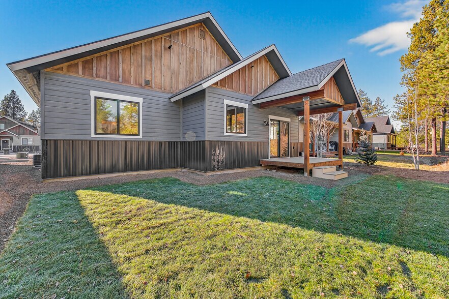 More Photos Of 101, 103 Bighorn Court, Mccall Specialty For Sale