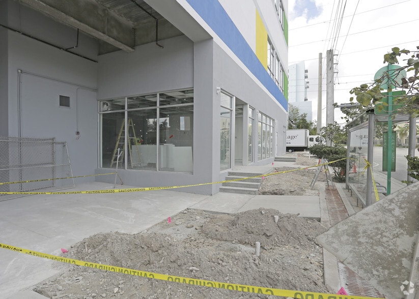 More Photos Of 490 NW 36th St, Miami Self Storage For Lease