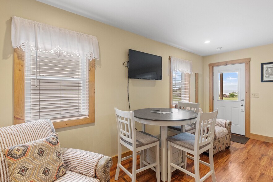 More Photos Of 291 Endicott St N, Laconia Hotel For Sale